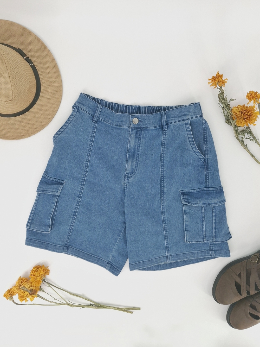 ✨IVIR Medium Wash Denim Cargo Shorts Elastic Waist Size L✨